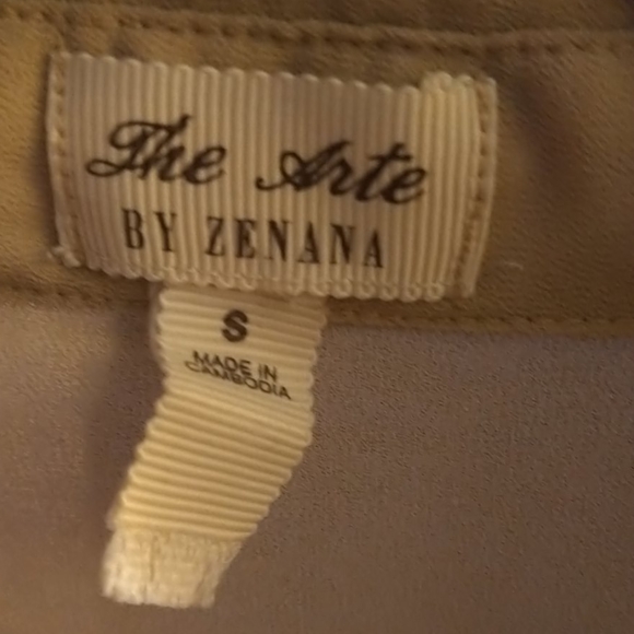 Nice top - Picture 3 of 3